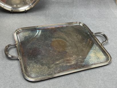 Trois plateaux rectangulaire et un rond....
