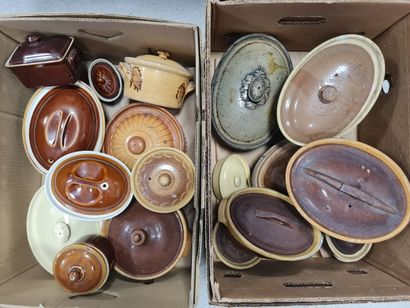 Deux cartons de 20 terrines en porcelaine...