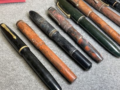 Collection de 11 stylos plume des années...