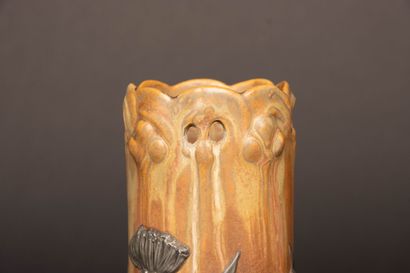 Ensemble de trois vases Art nouveau. 
H....