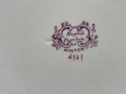 MINTON.
Plat et assiette en faience anglaise....