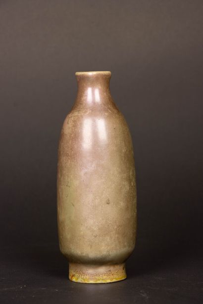 Ensemble de trois vases Art nouveau. 
H....