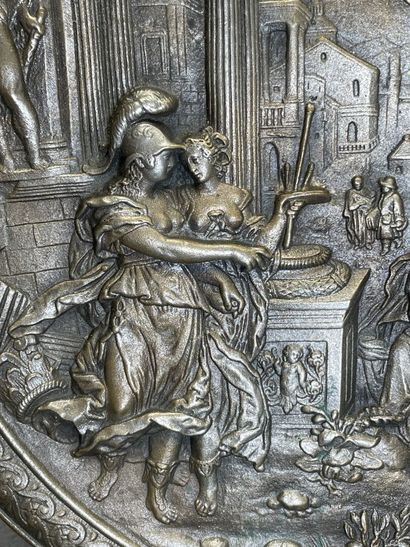 Bas-relief en bronze à décor de scène antique....