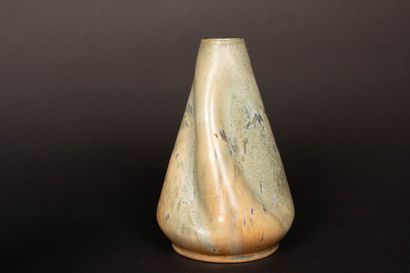 ART NOUVEAU ensemble de trois vases en céramique...