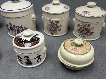 Ensemble de 13 terrines en faience, principalement...
