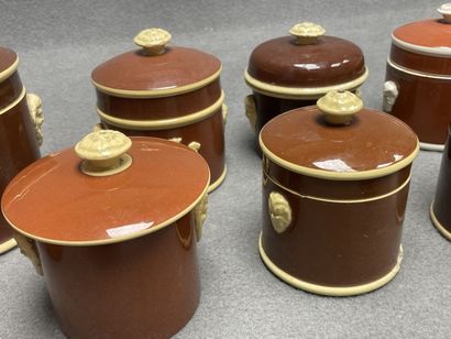 Ensemble de 15 terrines rondes en faience...