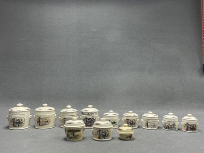 Ensemble de 12 terrines en faience de Sarreguemines,...