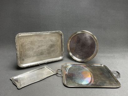 Trois plateaux rectangulaire et un rond....