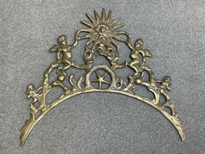 Eléments de décoration en bronze et laiton....