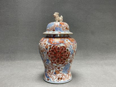 Potiche couverte en porcelaine de Chine à...