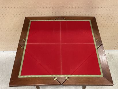 x
Table à jeux en mouchoir, en placage d'acajou
Style...