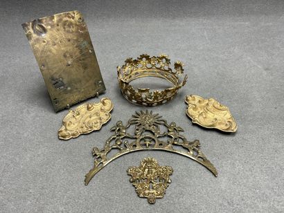 Eléments de décoration en bronze et laiton....
