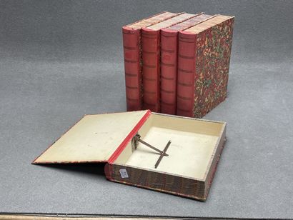 Cinq anciennes boites à livres / boites de...