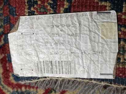 Tapis d'Orient 
235 x 190 cm.