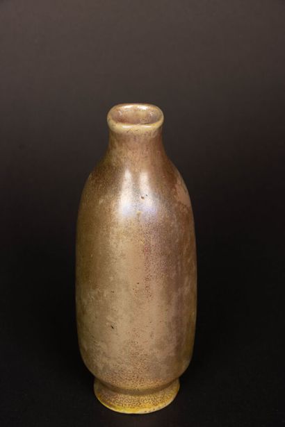 Ensemble de trois vases Art nouveau. 
H....