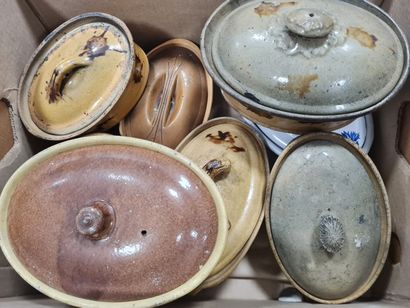Deux cartons de 16 terrines en terre cuite,...