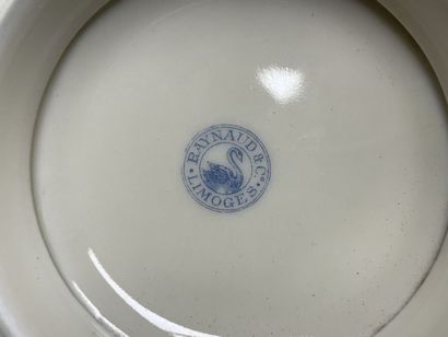 RAYNAUD à Limoges:
Service de table en porcelaine...
