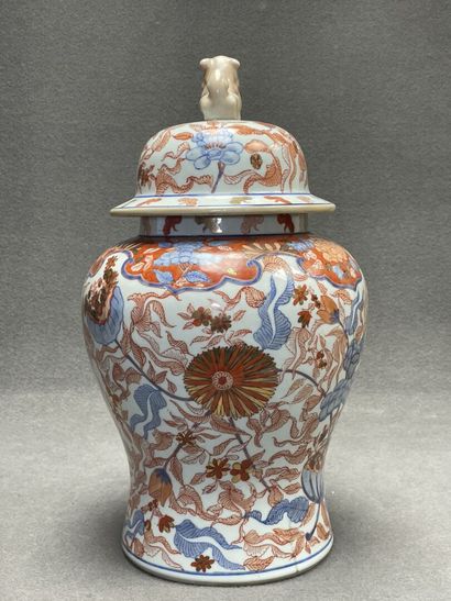 Potiche couverte en porcelaine de Chine à...