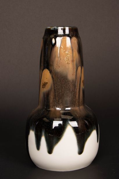 ART NOUVEAU ensemble de trois vases en céramique...