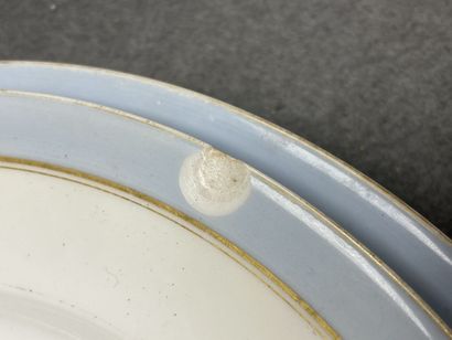 Partie de service de table en porcelaine...