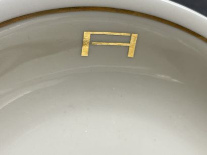 RAYNAUD à Limoges:
Service de table en porcelaine...