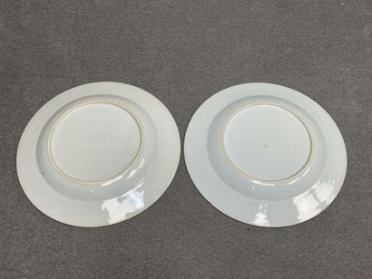 Paire d'assiettes en porcelaine de Chine...