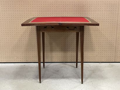 x
Table à jeux en mouchoir, en placage d'acajou
Style...