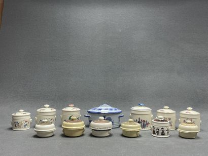 Ensemble de 13 terrines en faience, principalement...