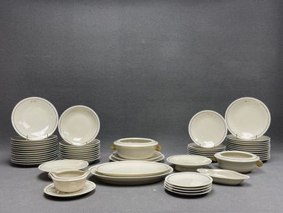 RAYNAUD à Limoges:
Service de table en porcelaine...