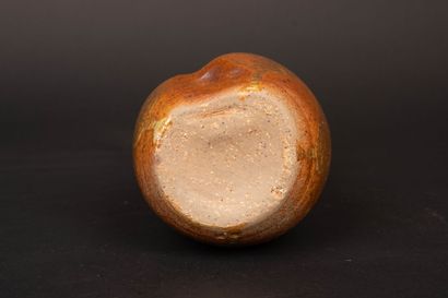 Vase en grès de la Borne ou de Puisaye signé...