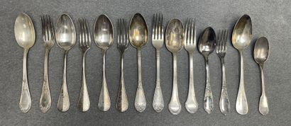 Ensemble de Six couverts et deux cuillères...