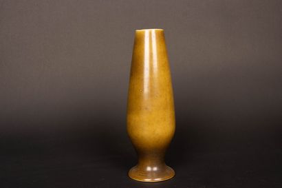 ART NOUVEAU ensemble de trois vases en céramique...