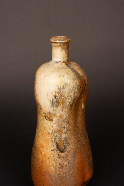 Vase en grès de la Borne ou de Puisaye signé...