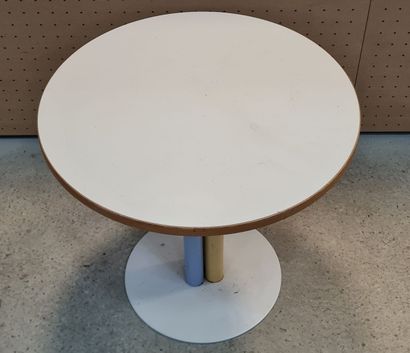 Table basse ronde 
Design des années 1980
H:...