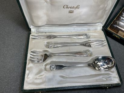 CHRISTOFLE modèle Vendôme, à décor de coquille
Ménagère...