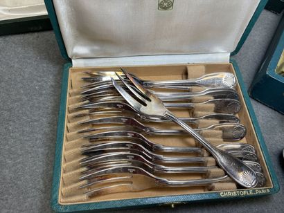 CHRISTOFLE modèle Vendôme, à décor de coquille
Ménagère...