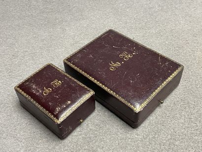 Carnet de bal et boite d'allumette en écaille...
