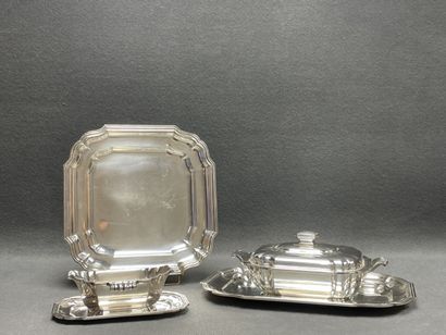 Maison FRIONNET-FRANCOIS. 
Légumier, saucière,...