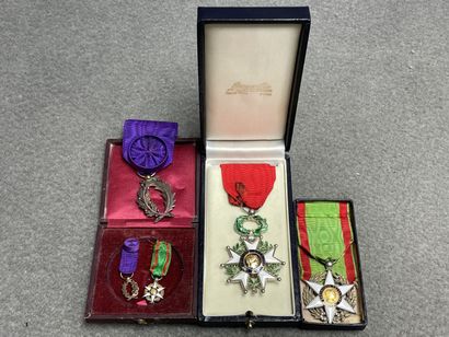 Croix de Légion d'honneur
Croix d' officier...