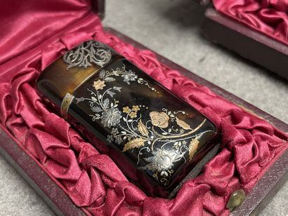 Carnet de bal et boite d'allumette en écaille...