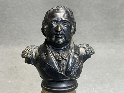 Buste de louis XVIII en bronze patiné, sur...