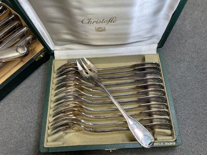 CHRISTOFLE modèle Vendôme, à décor de coquille
Ménagère...