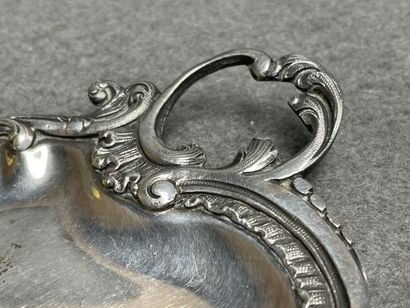 Plateau à cartes en argent. 
18 x 12 cm....