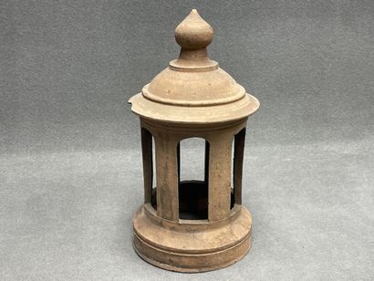 Epis de cheminée en grès.
H: 45 cm. 
D: 22,5...