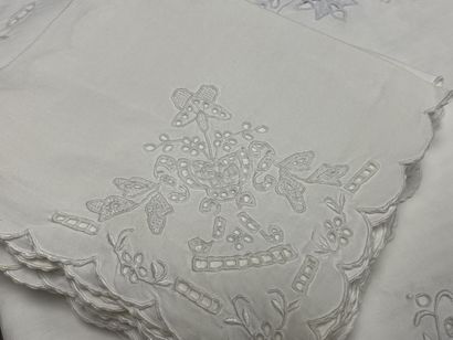 Deux ensembles Nappe et douze serviettes....