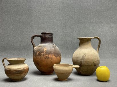 Quatre poteries greco-romaines
Pichets, bol...