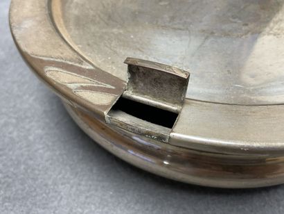 Paire de chauffe plat en métal argenté. 
9...