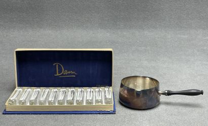 DAUM: Suite de 11 porte-couteaux en cristal...