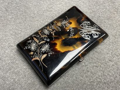 Carnet de bal et boite d'allumette en écaille...