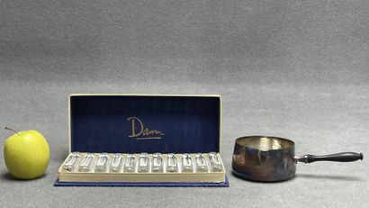 DAUM: Suite de 11 porte-couteaux en cristal...